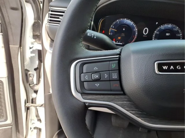 Used 2022 White Jeep Series III image 23