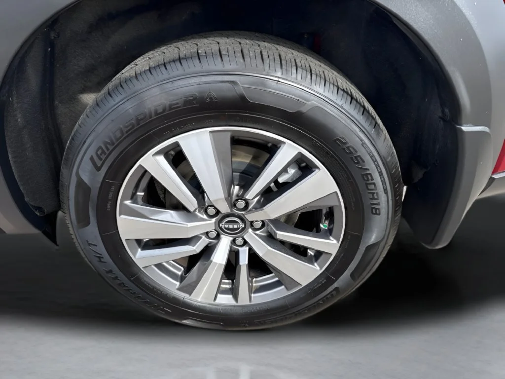 Used 2022  Nissan SL image 37