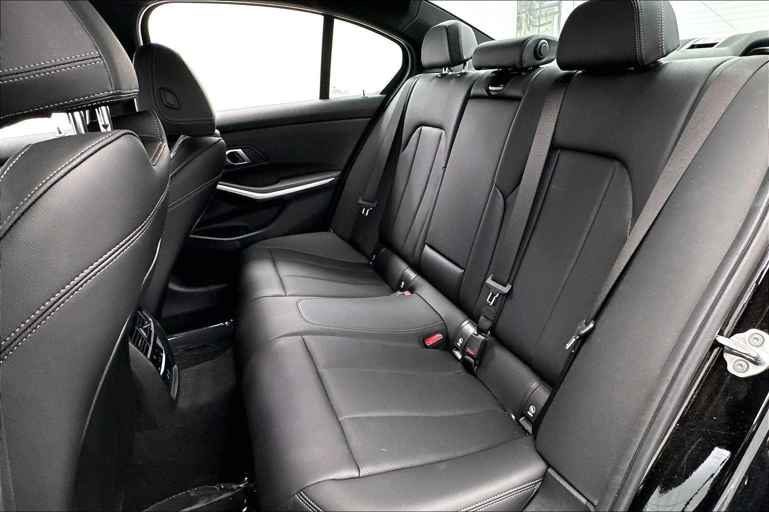 2024 BMW 3 Series 330i - Photo 29