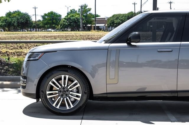 New 2026  Land Rover SE image 17