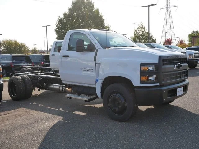 2024 Chevrolet Silverado HD Work Regular Cab 141" WB's photo