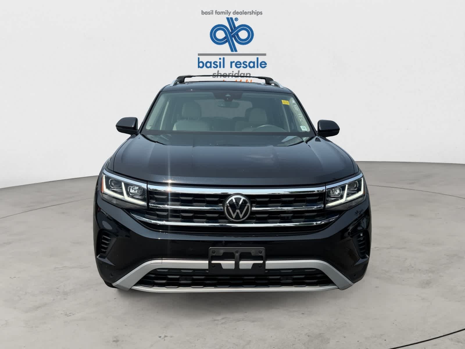 Used 2021 Deep Black Pearl Volkswagen 3.6L V6 SEL image 9
