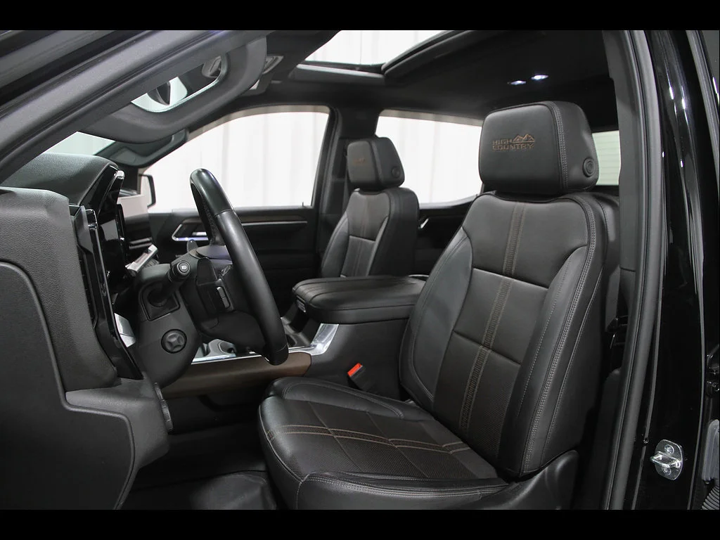 Used 2023 BLACK Chevrolet High Country image 5