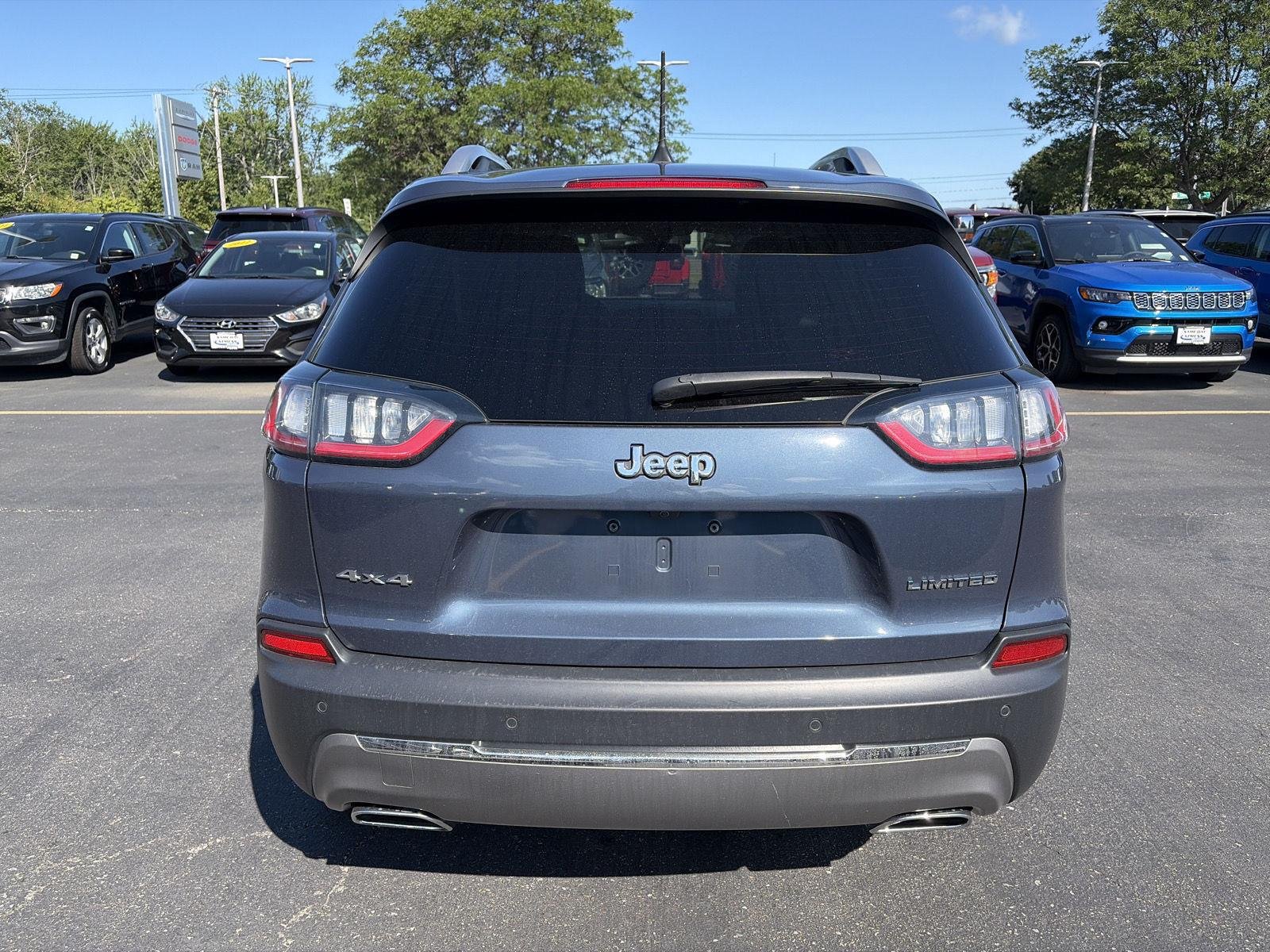 Used 2020 Slate Blue Pearlcoat Jeep Limited image 6