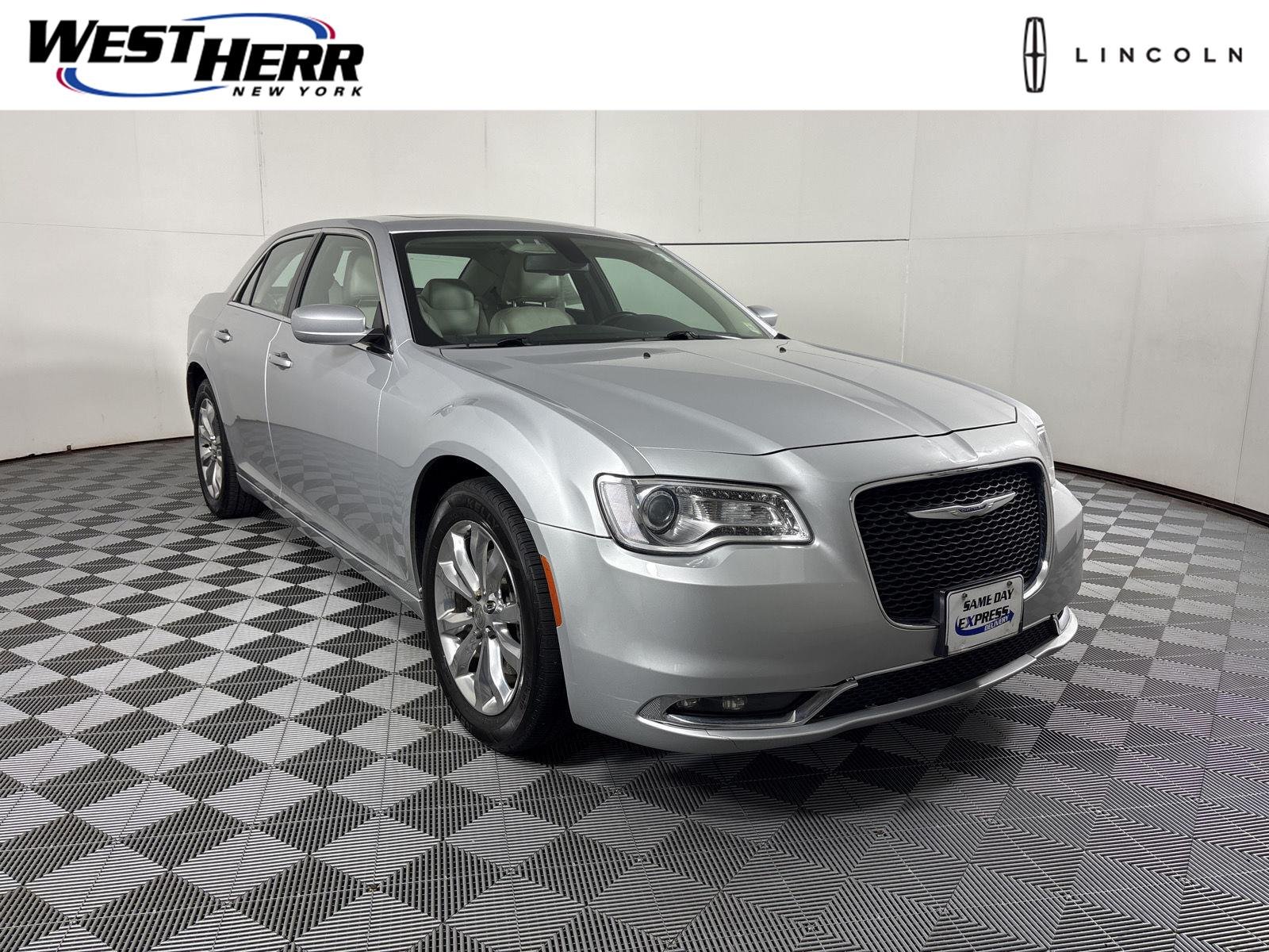 Used 2020 Silver Mist Clearcoat Chrysler Touring L image 1