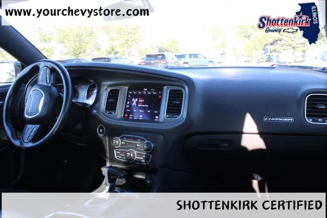 Used 2023 Gray Dodge SXT image 9