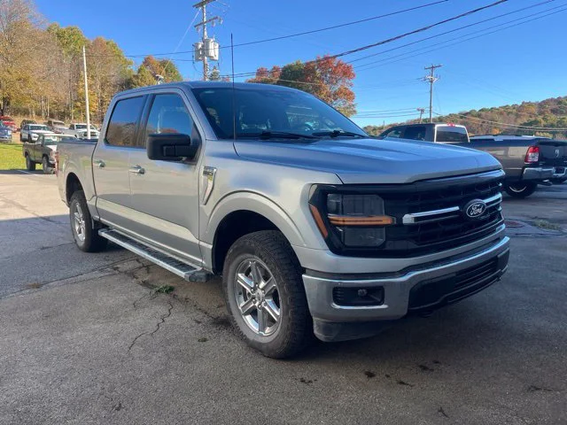 Used 2025 Silver Ford XLT image 2