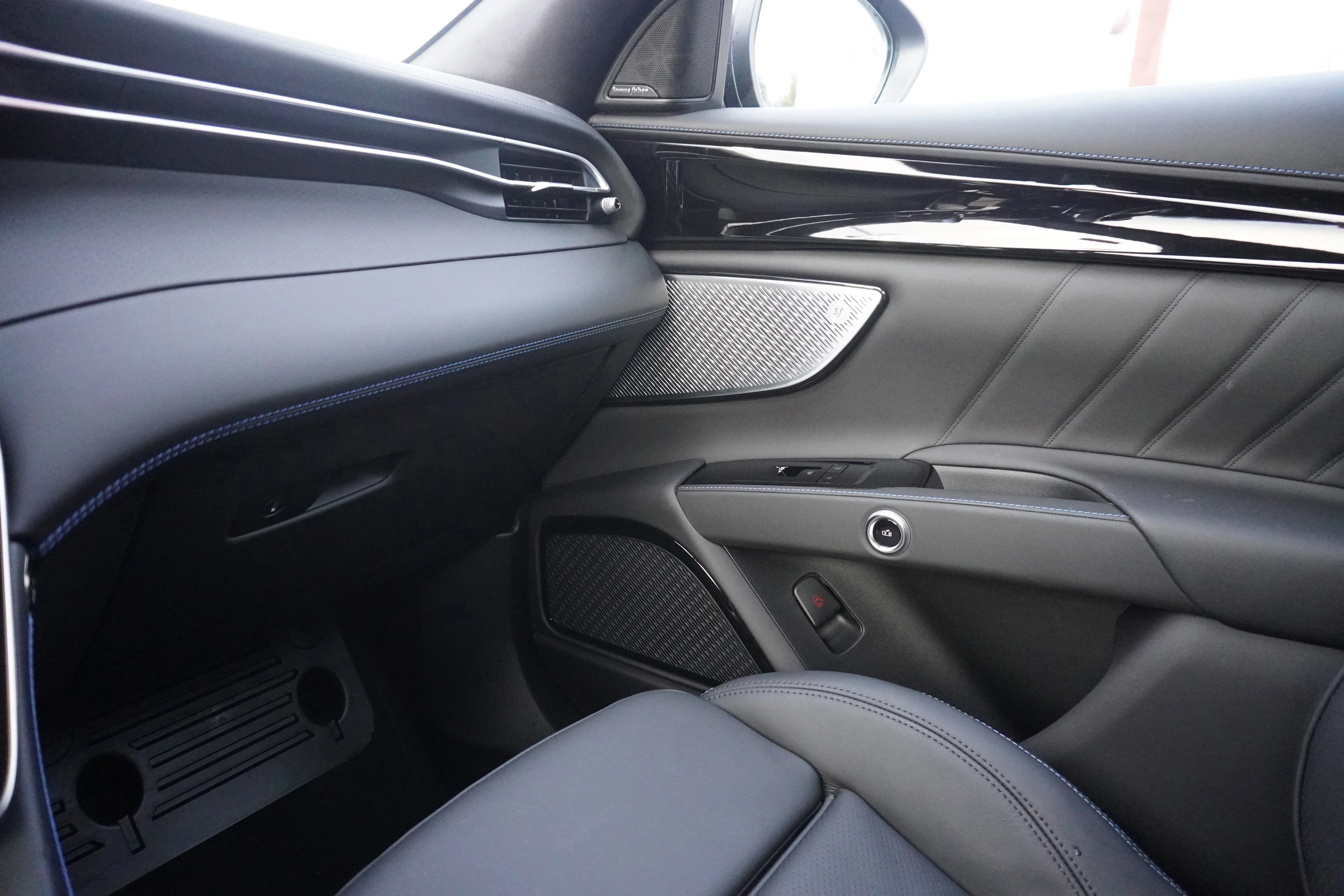 New 2025 NIGHT INTERACT Maserati Modena image 36