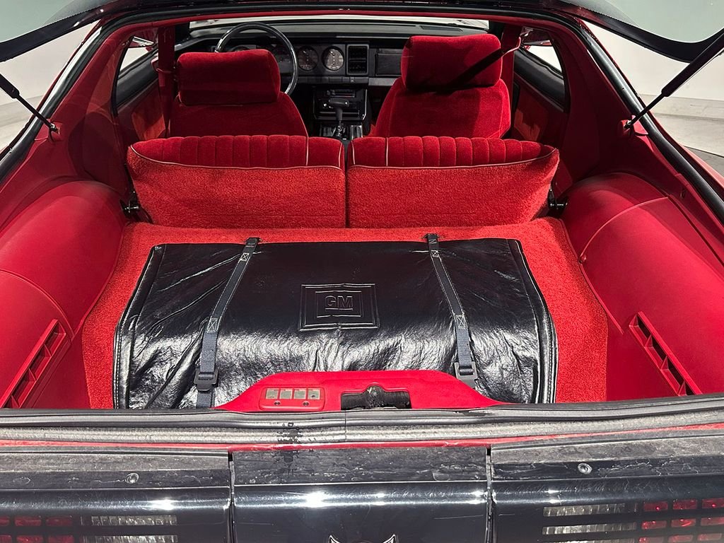 Used 1987 Red Pontiac  image 39
