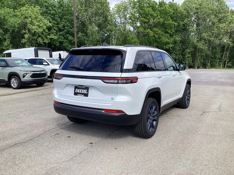 New 2026 Bright White Clear-Coat Exterior Paint Jeep  image 7
