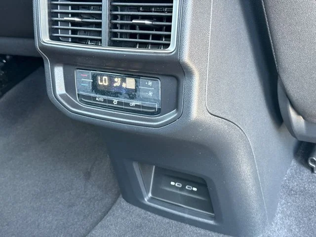 New 2026 Deep Black Pearl Volkswagen 2.0T SE image 24
