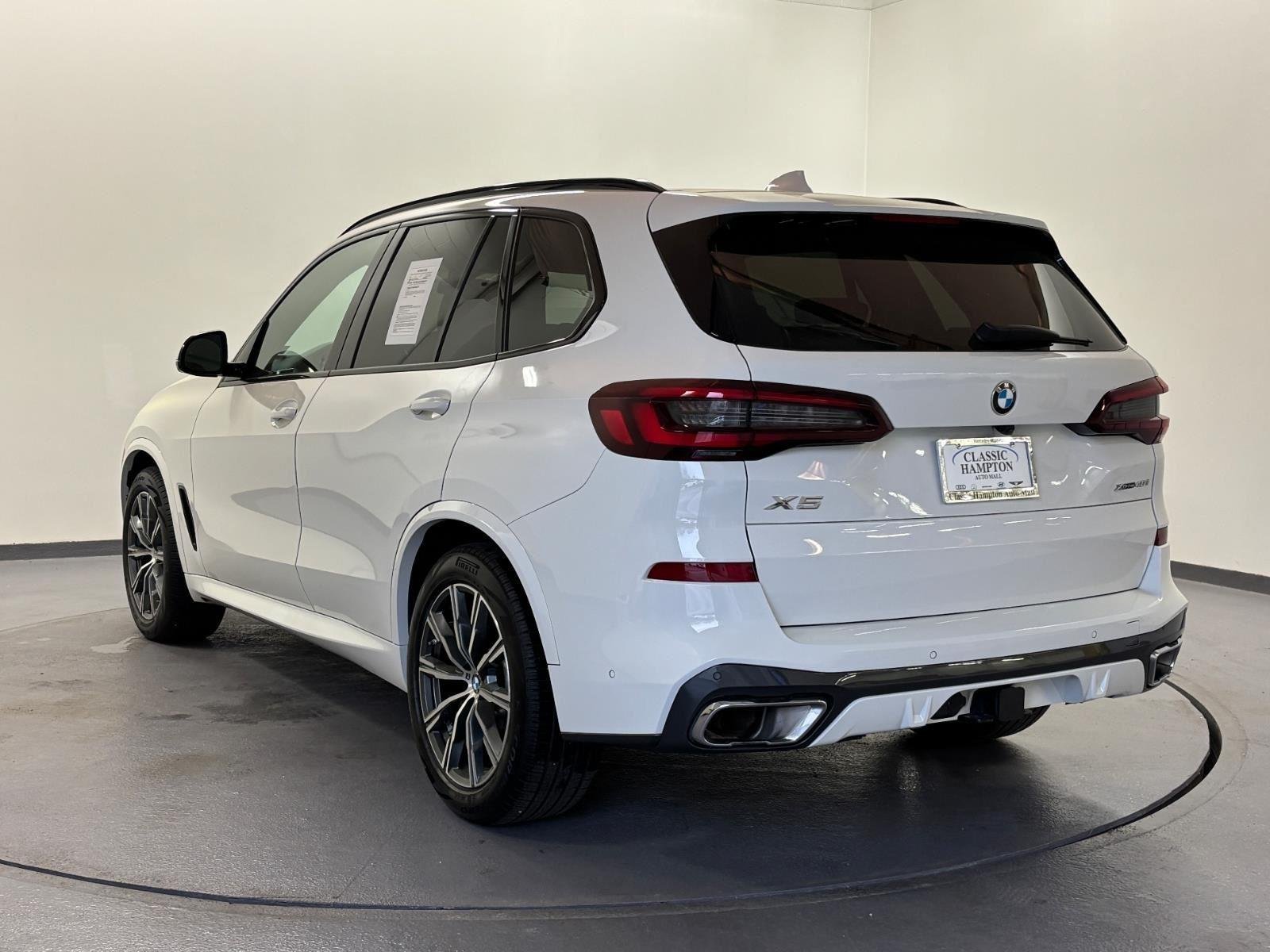 Used 2023 Alpine White BMW xDrive40i image 9