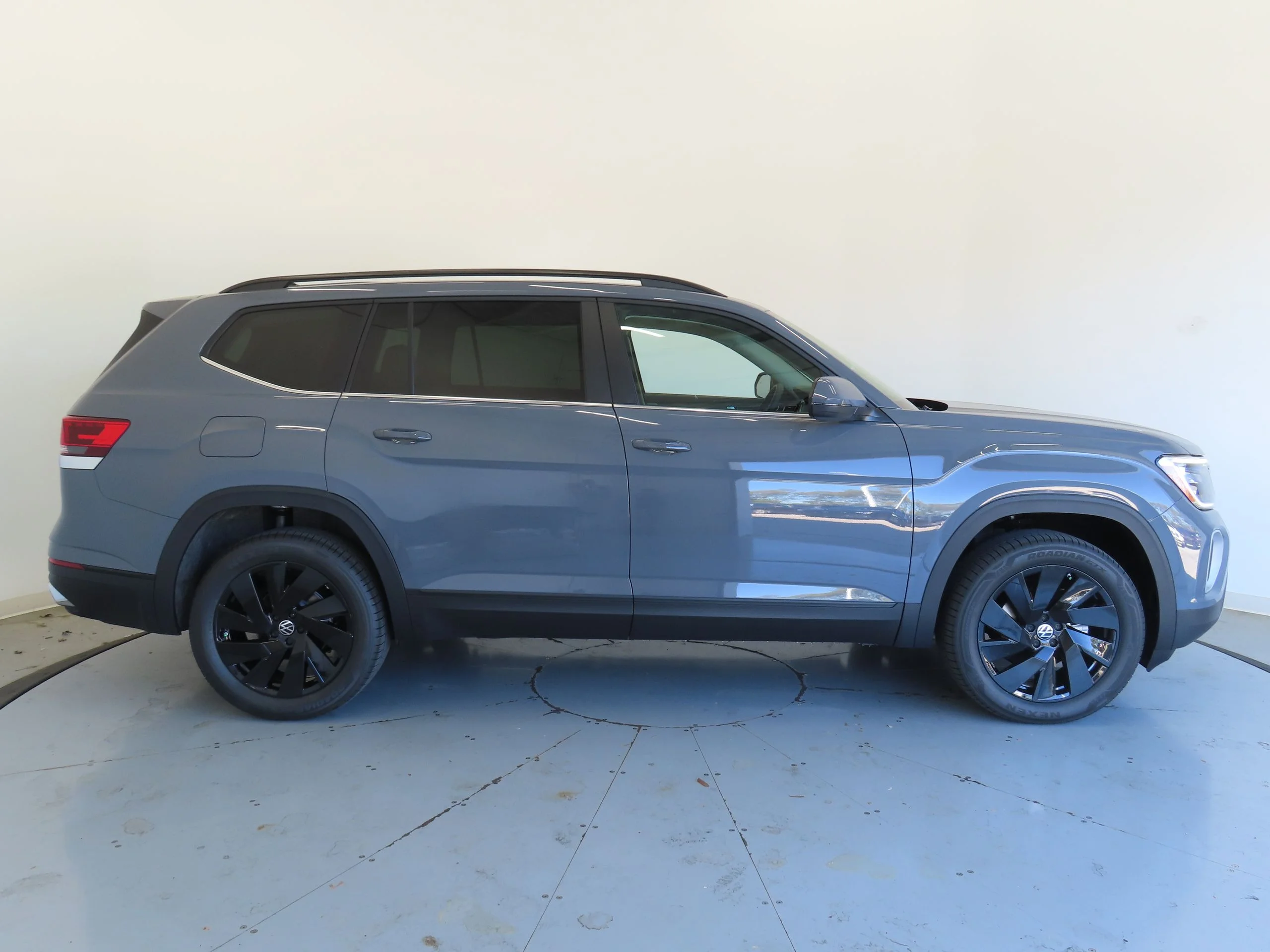 New 2026 Gray Volkswagen 2.0T SE w/Technology image 2