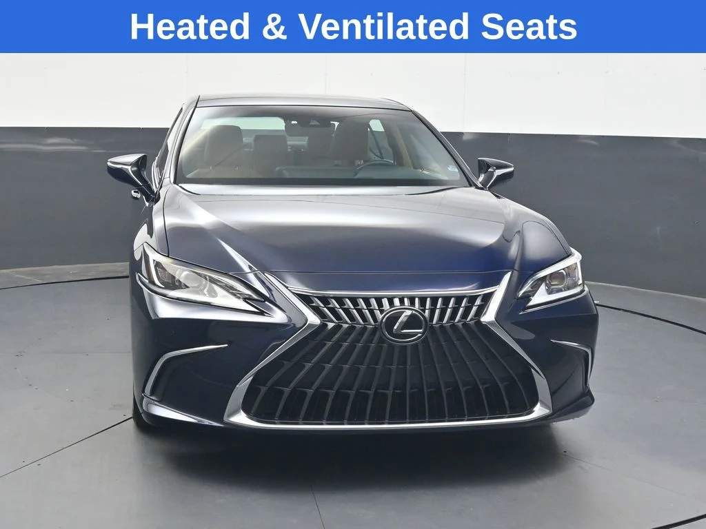Used 2023  Lexus 350 image 10