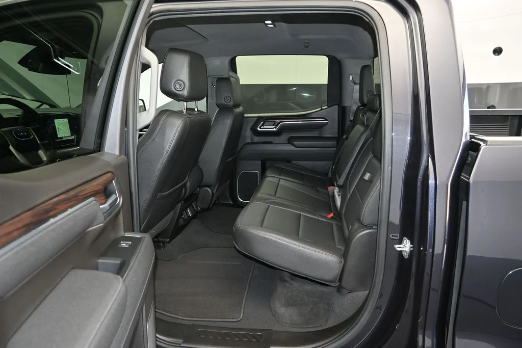Used 2025 Silver GMC SLT image 16