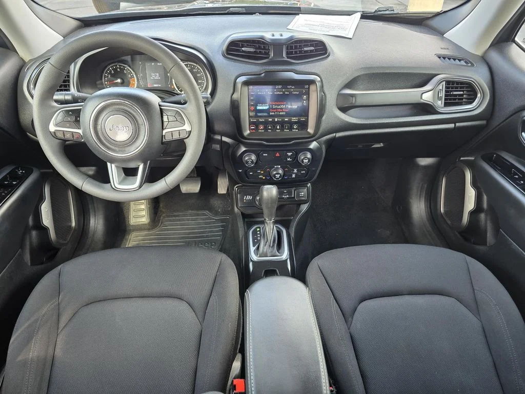 Used 2023 Slate Blue Pearlcoat Jeep Latitude image 11