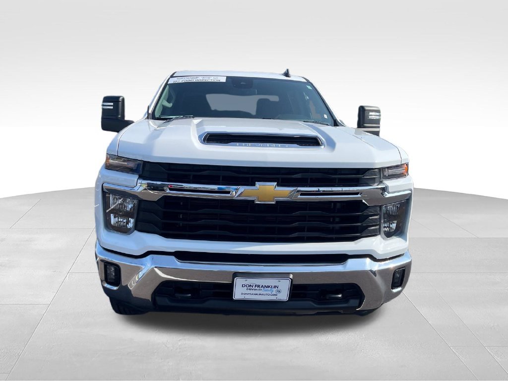 Used 2025 White Chevrolet LT image 8