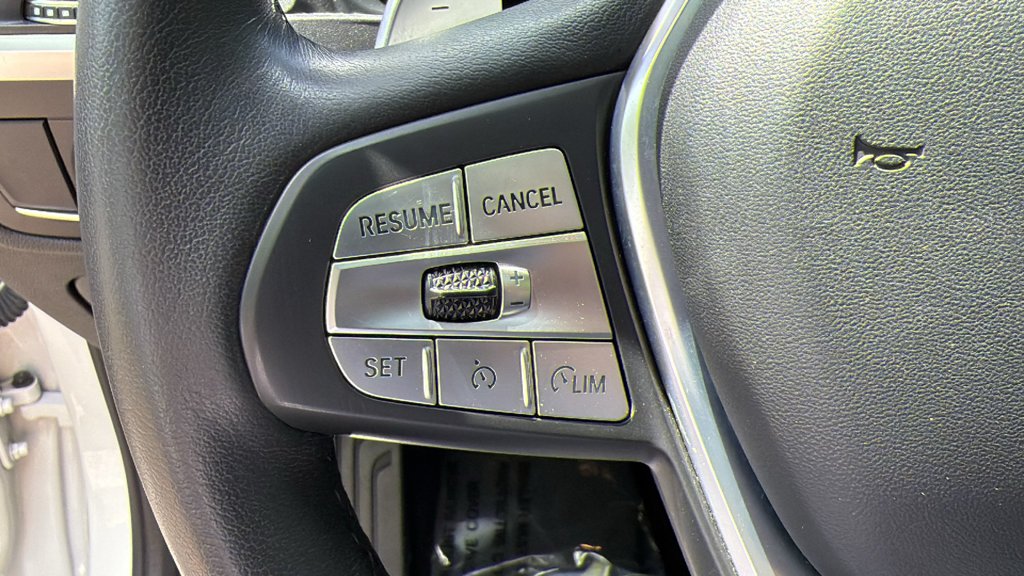 Used 2022 Alpine White BMW xDrive30i image 13