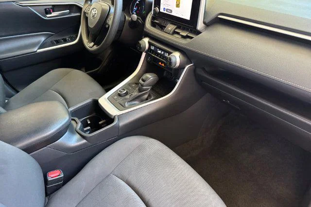Certified Used 2025 SILVER SKY METALLIC Toyota  image 19