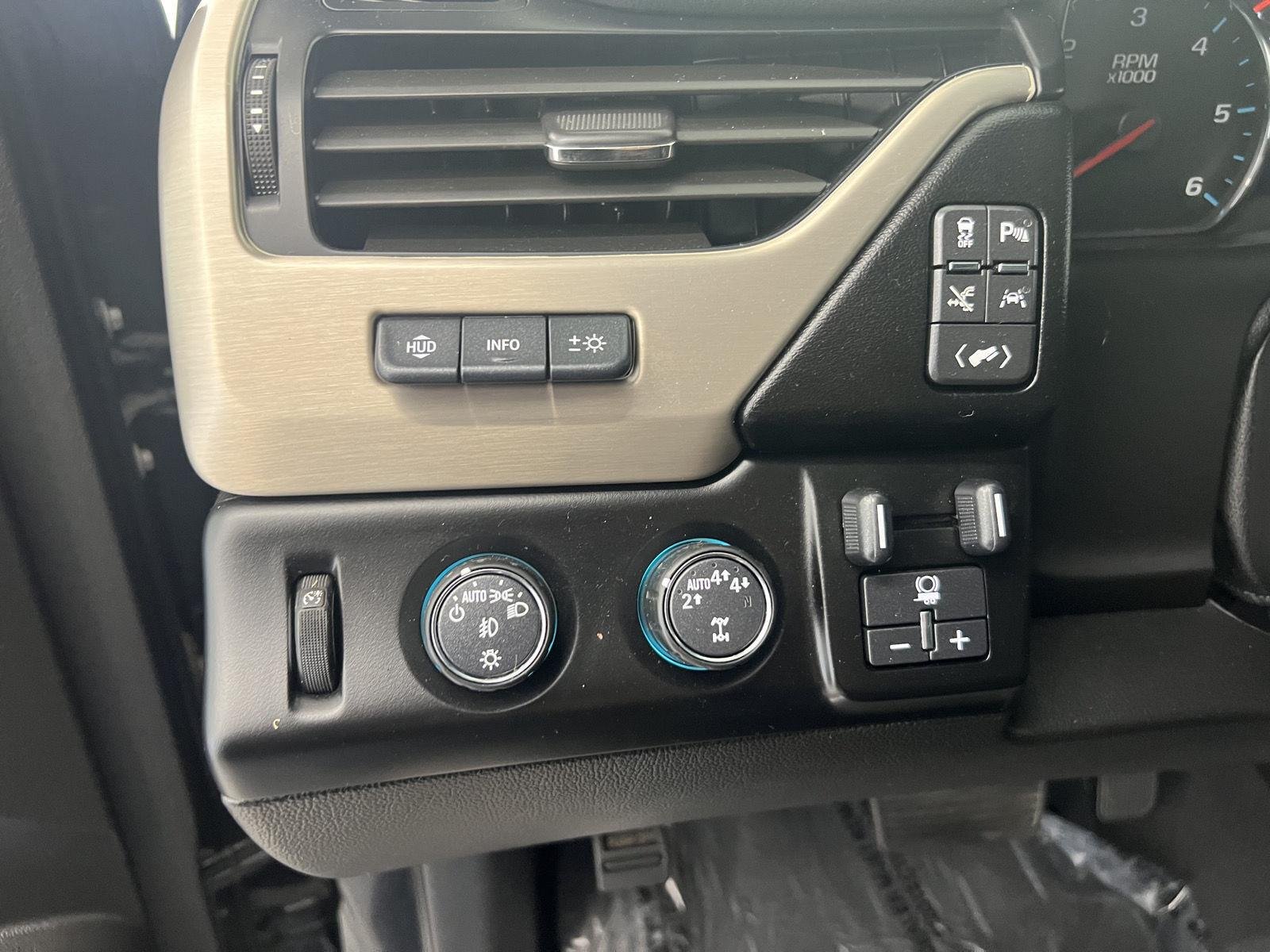 2020 GMC Yukon Denali - Photo 19