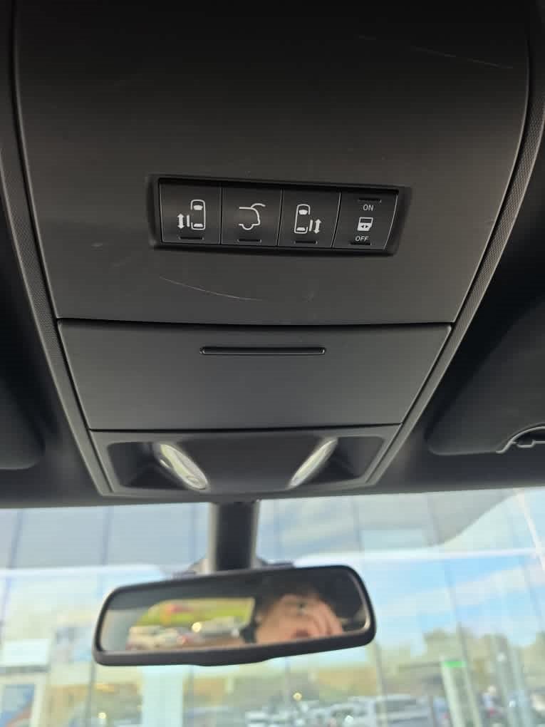Used 2019 Black Onyx Crystal Pearlcoat Dodge SXT image 16