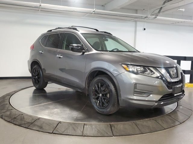 Used 2017 Gray Nissan SV image 4