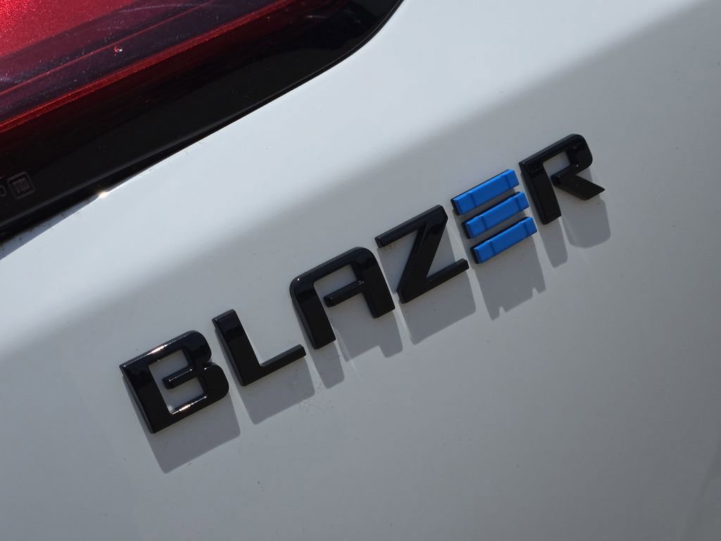New 2024 Summit White Chevrolet 2FL Police image 22