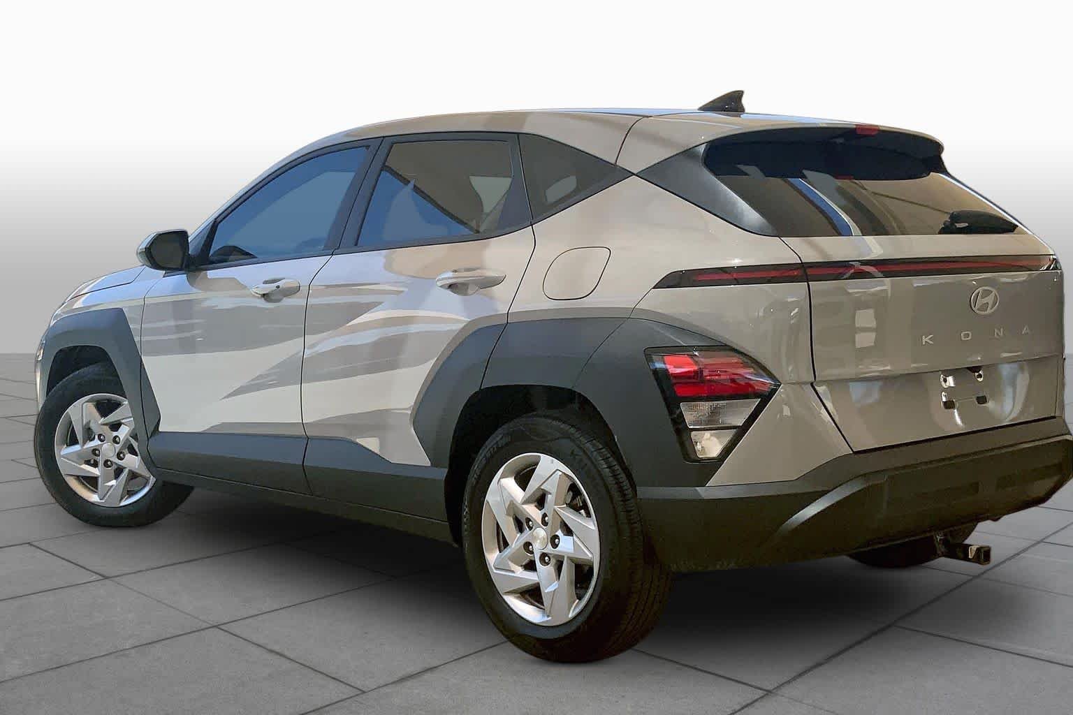 2025 Hyundai Kona SE - Photo 11