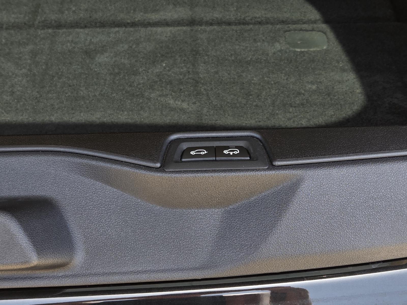 Used 2023 Black Sapphire Metallic BMW xDrive40i image 9