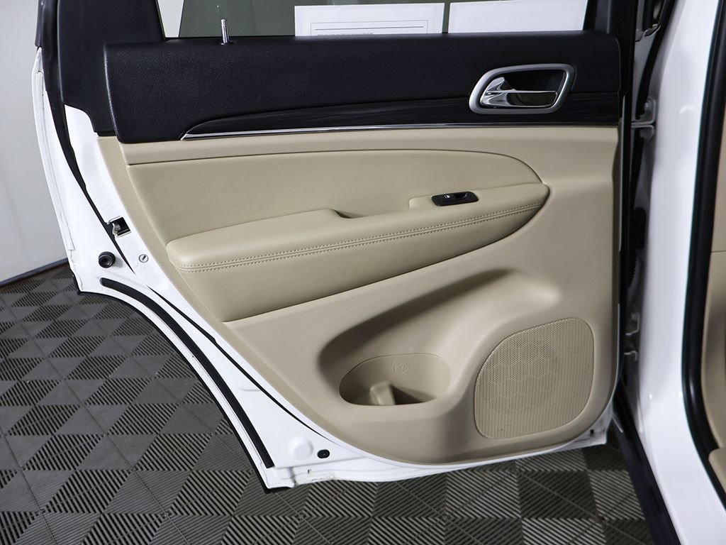 Used 2019 White Jeep Limited image 26