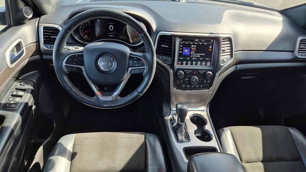 Certified Used 2018 Silver Jeep Altitude image 13