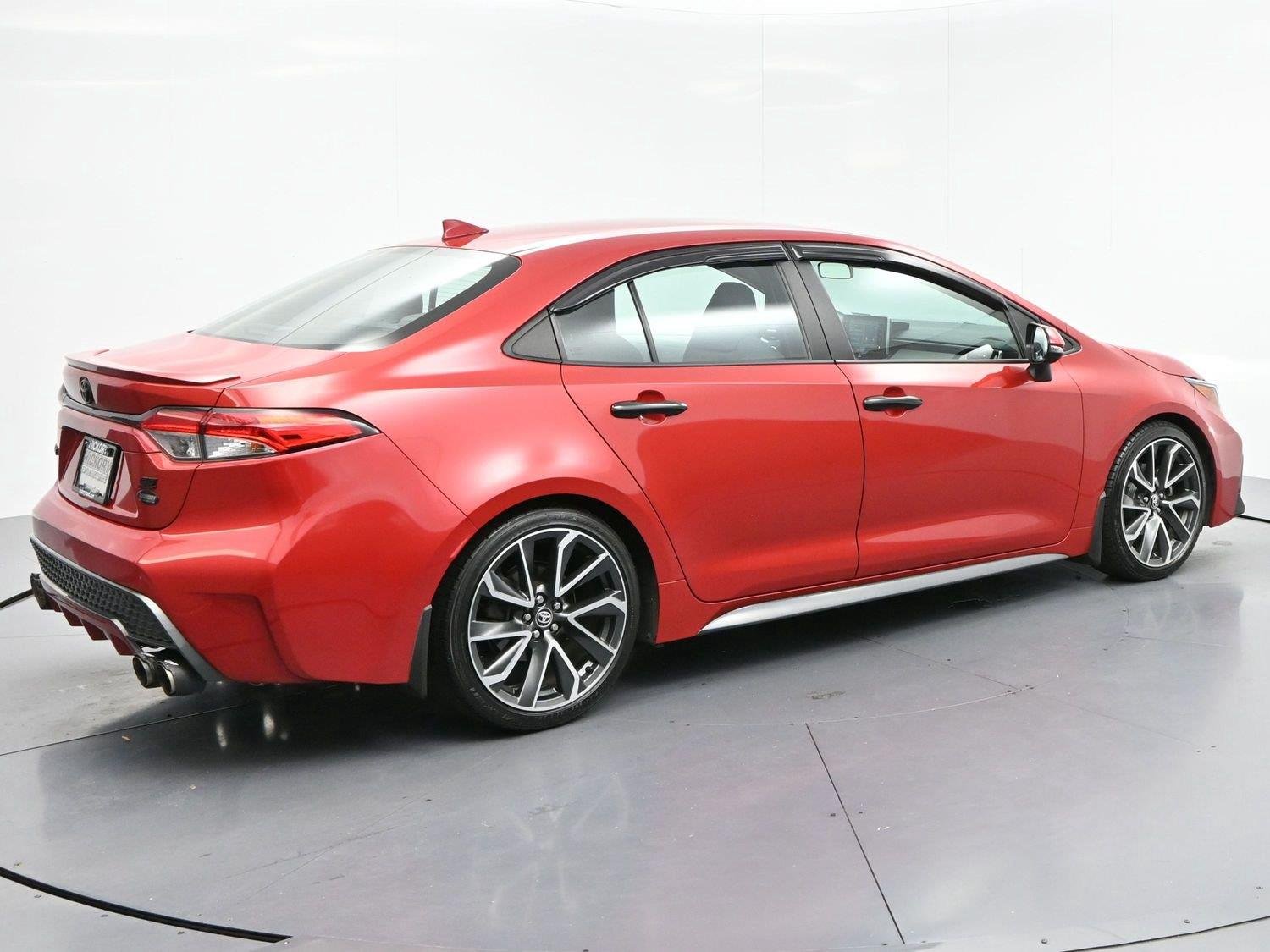 Used 2020 Barcelona Red Metallic Toyota SE image 7
