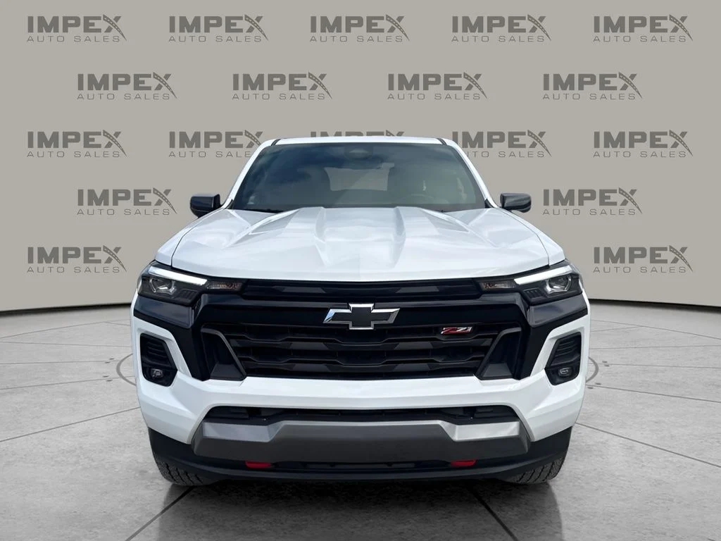 Used 2024 White Chevrolet Z71 image 8