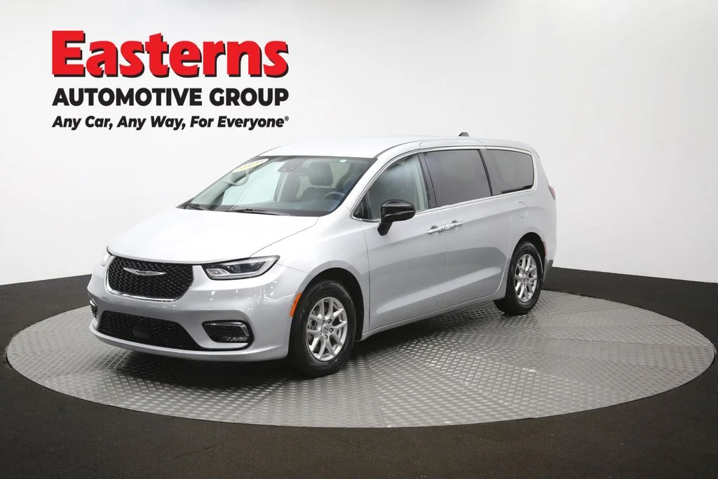 Used 2024 Silver Chrysler Touring L image 57