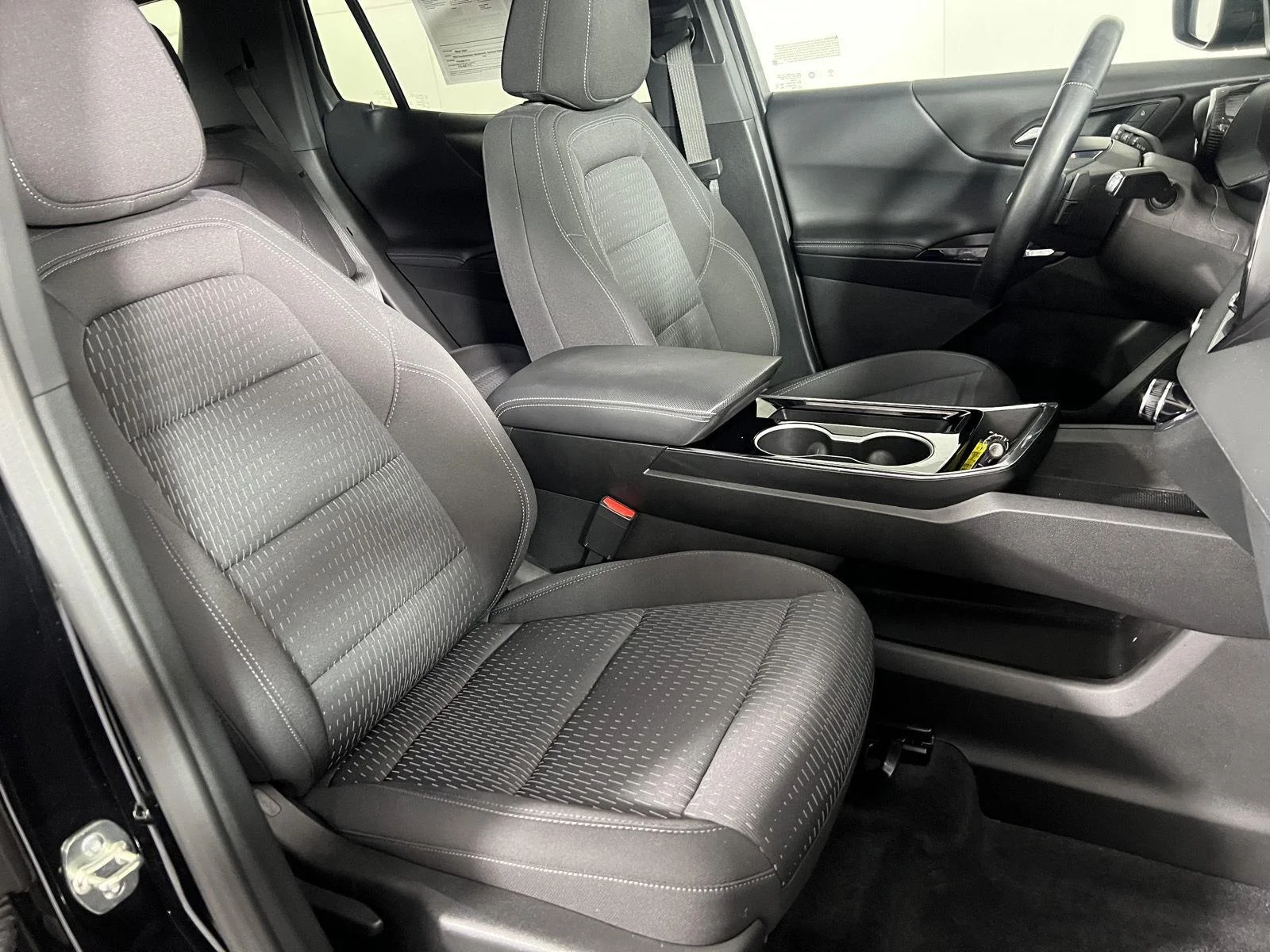 Used 2025 Mosaic Black Metallic Chevrolet LT image 32