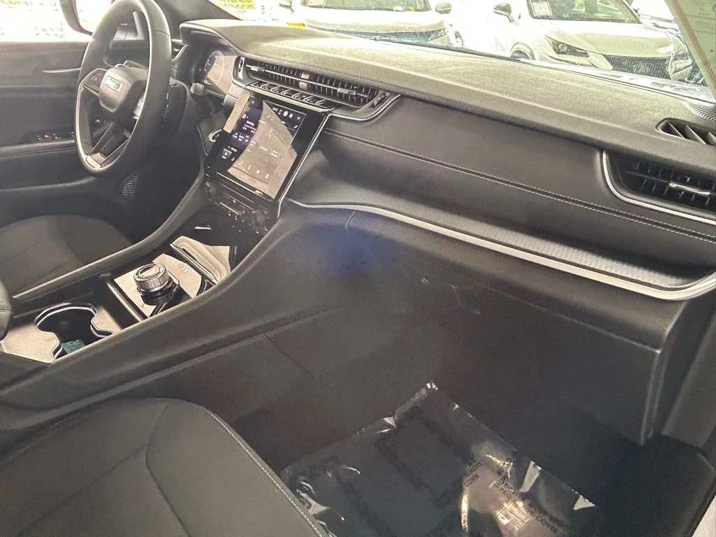 Used 2025 Bright White Clearcoat Jeep Laredo image 31
