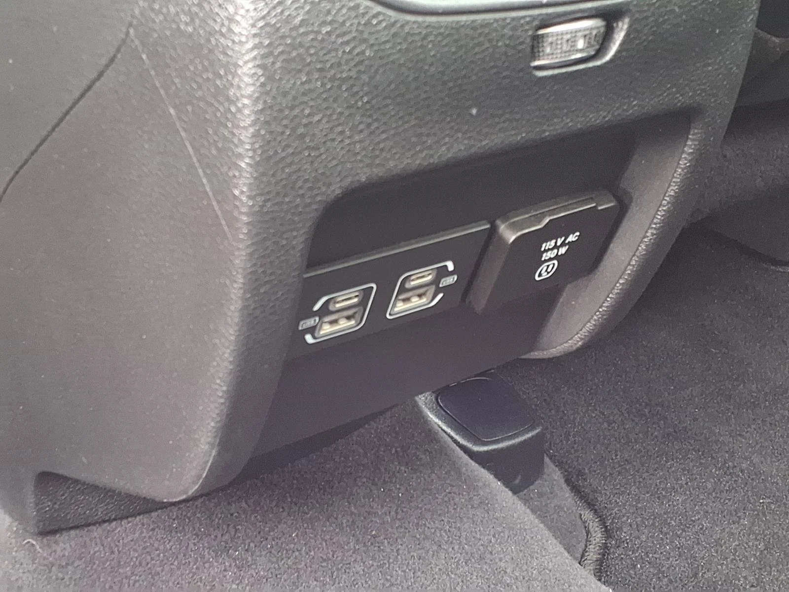 Used 2022 Granite Crystal Metallic Clearcoat Jeep Latitude Lux image 17