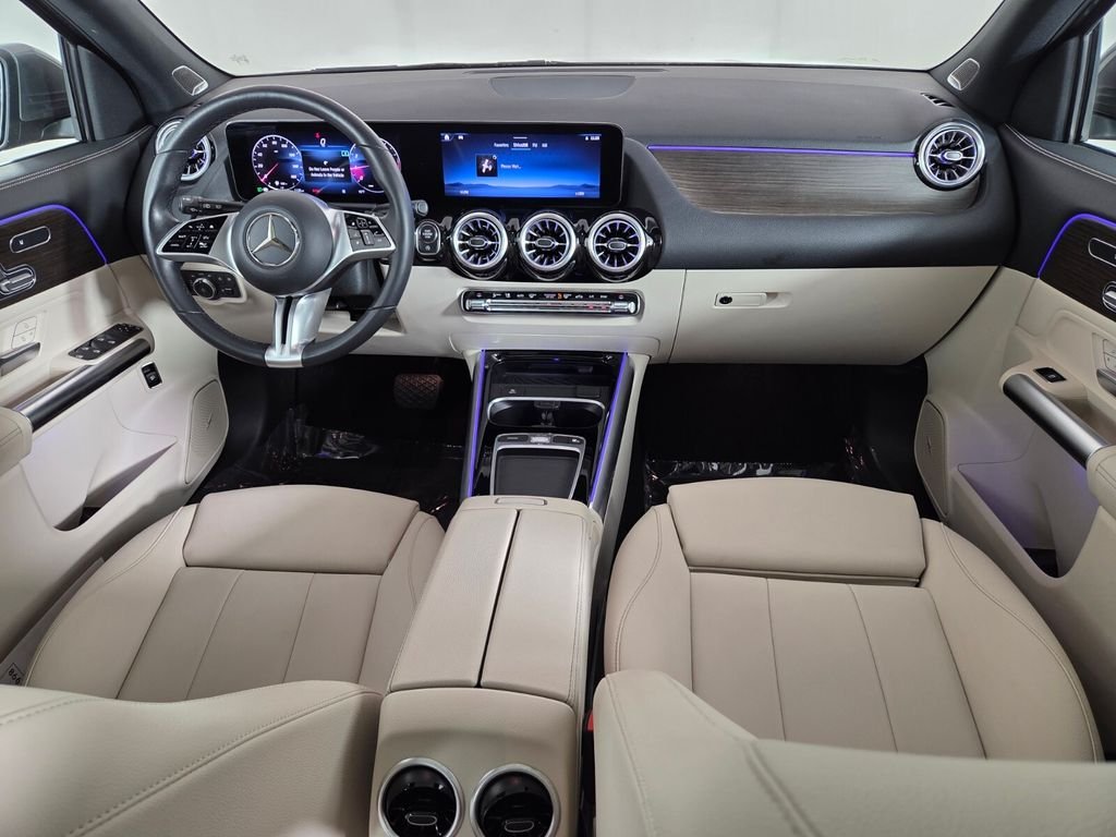 Certified Used 2025 Gray Mercedes-Benz GLA 250 image 28