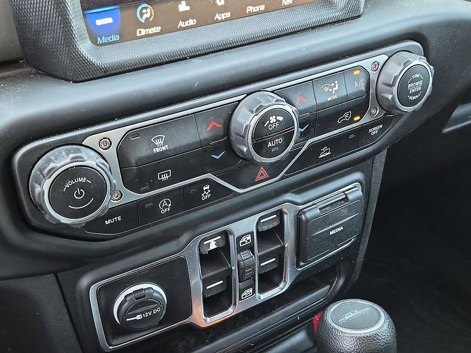 Used 2023 Gray Jeep Overland 4x4 image 23
