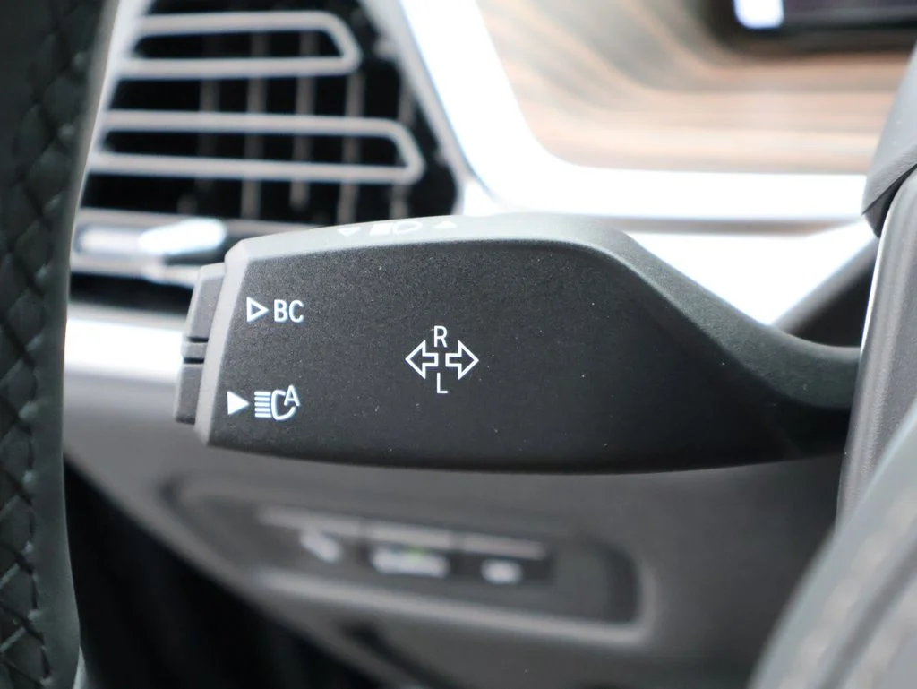 New 2026 Black Sapphire Metallic BMW xDrive40i image 36
