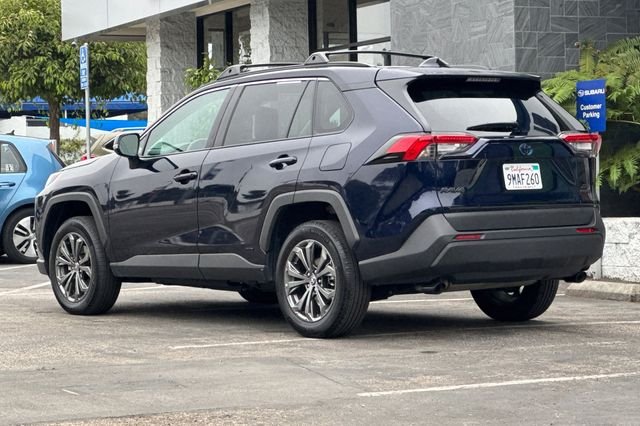 Used 2024  Toyota XLE Premium image 6