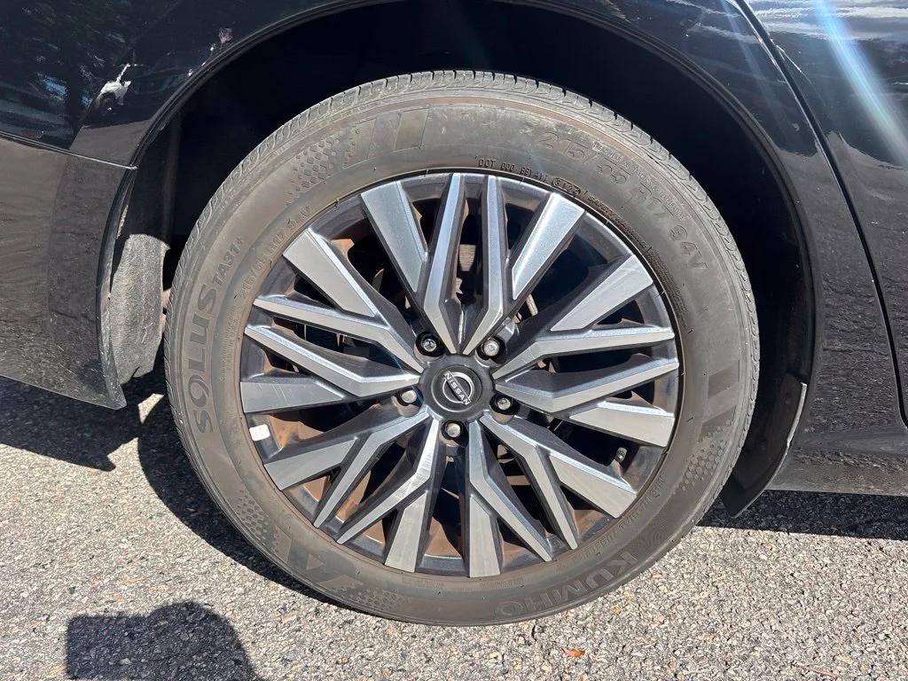 Used 2025 Black Nissan 2.5 SV image 24