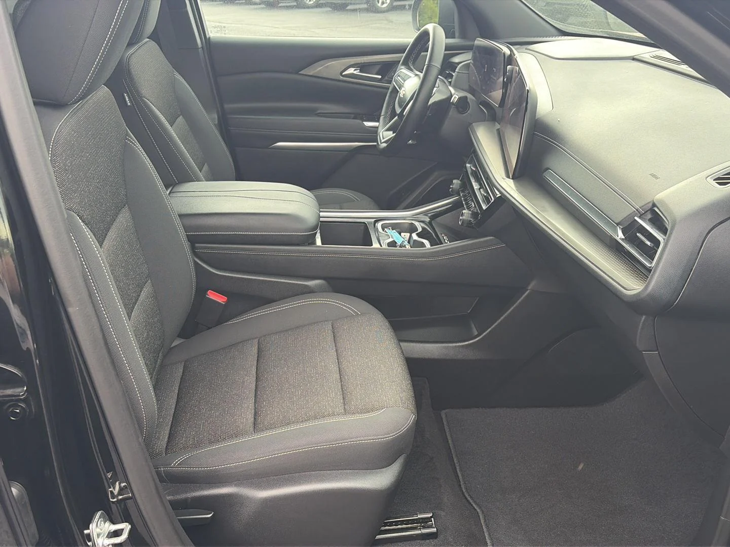 Used 2025 Mosaic Black Metallic Chevrolet LT image 21