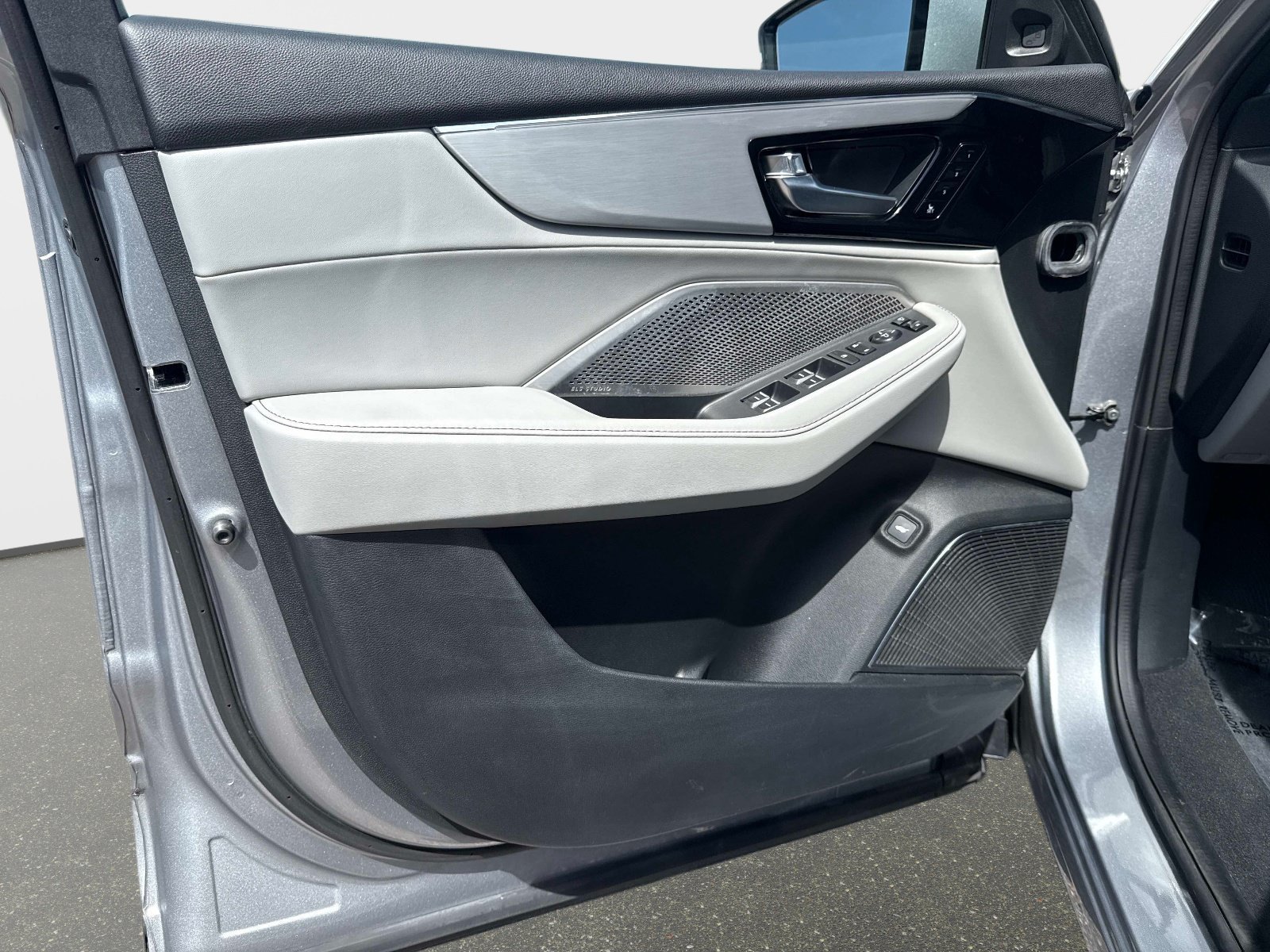 Used 2024 Lunar Silver Metallic Acura w/Technology Package image 17