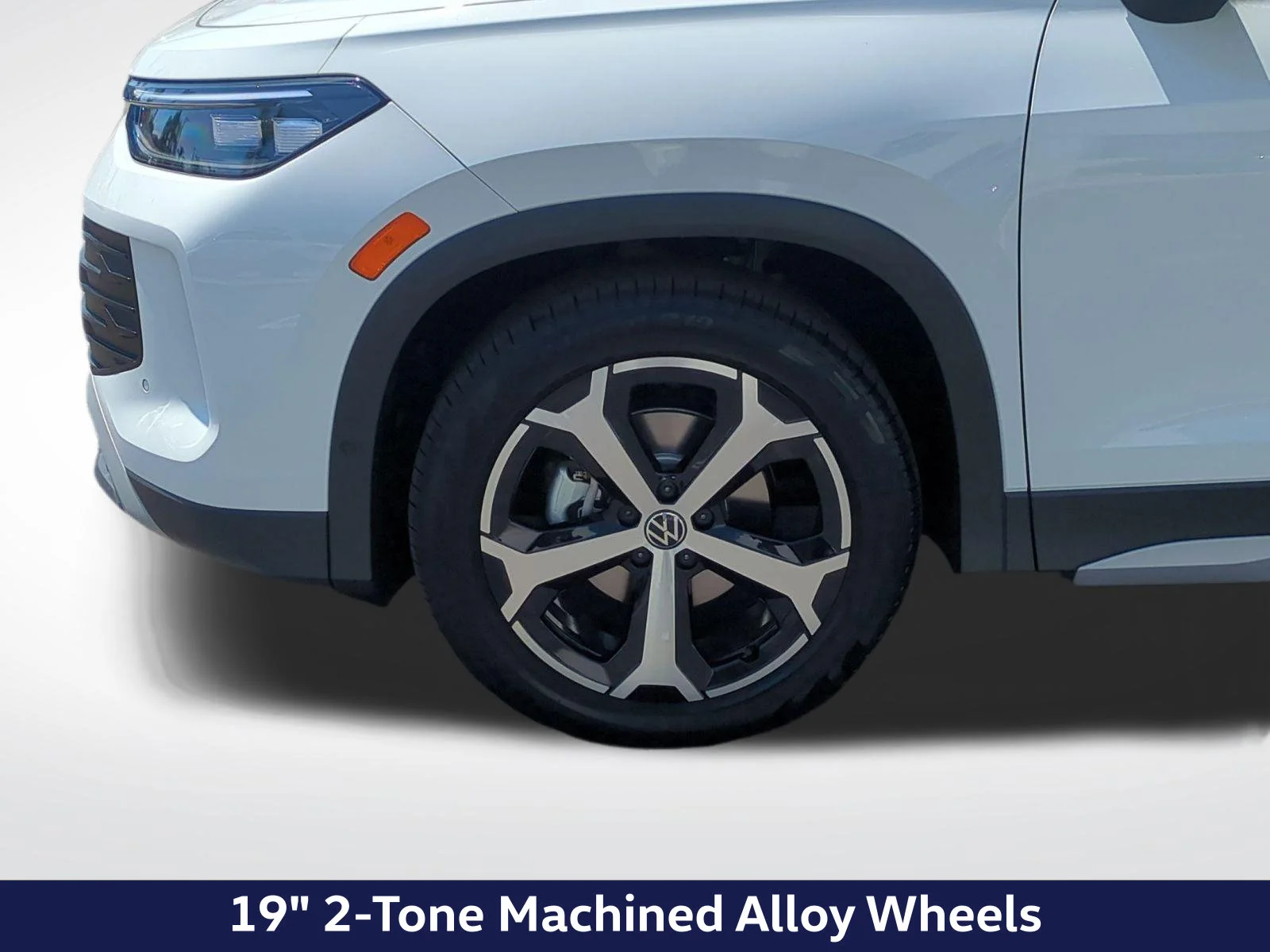 New 2026 White/off-white Volkswagen SE image 11