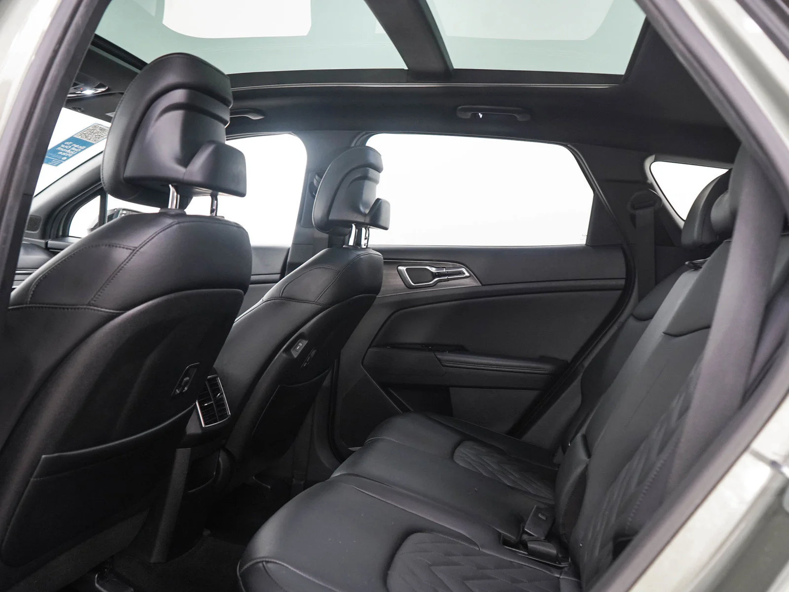 Used 2023 Jungle Green Kia X-Line AWD Premium Package image 16