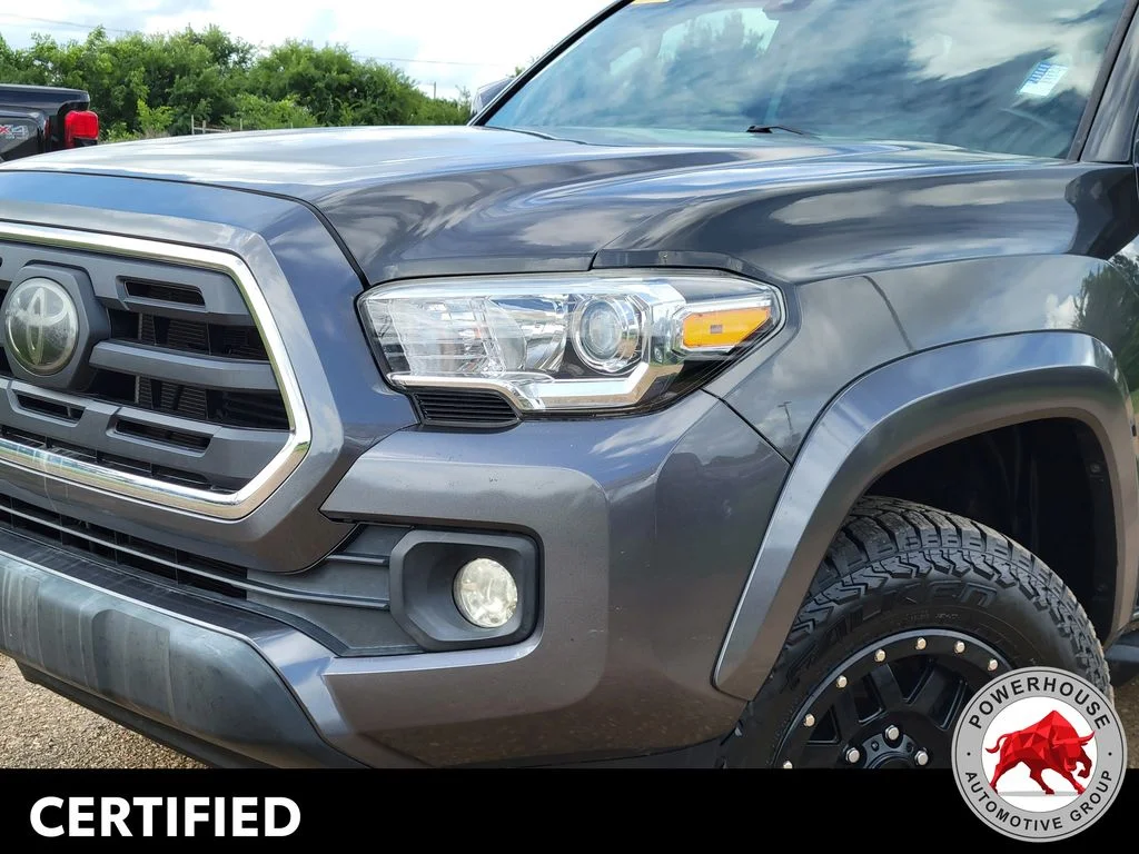 Used 2018 Gray Toyota SR5 image 11