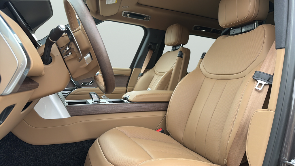 New 2026 Charente Grey Land Rover SE image 19