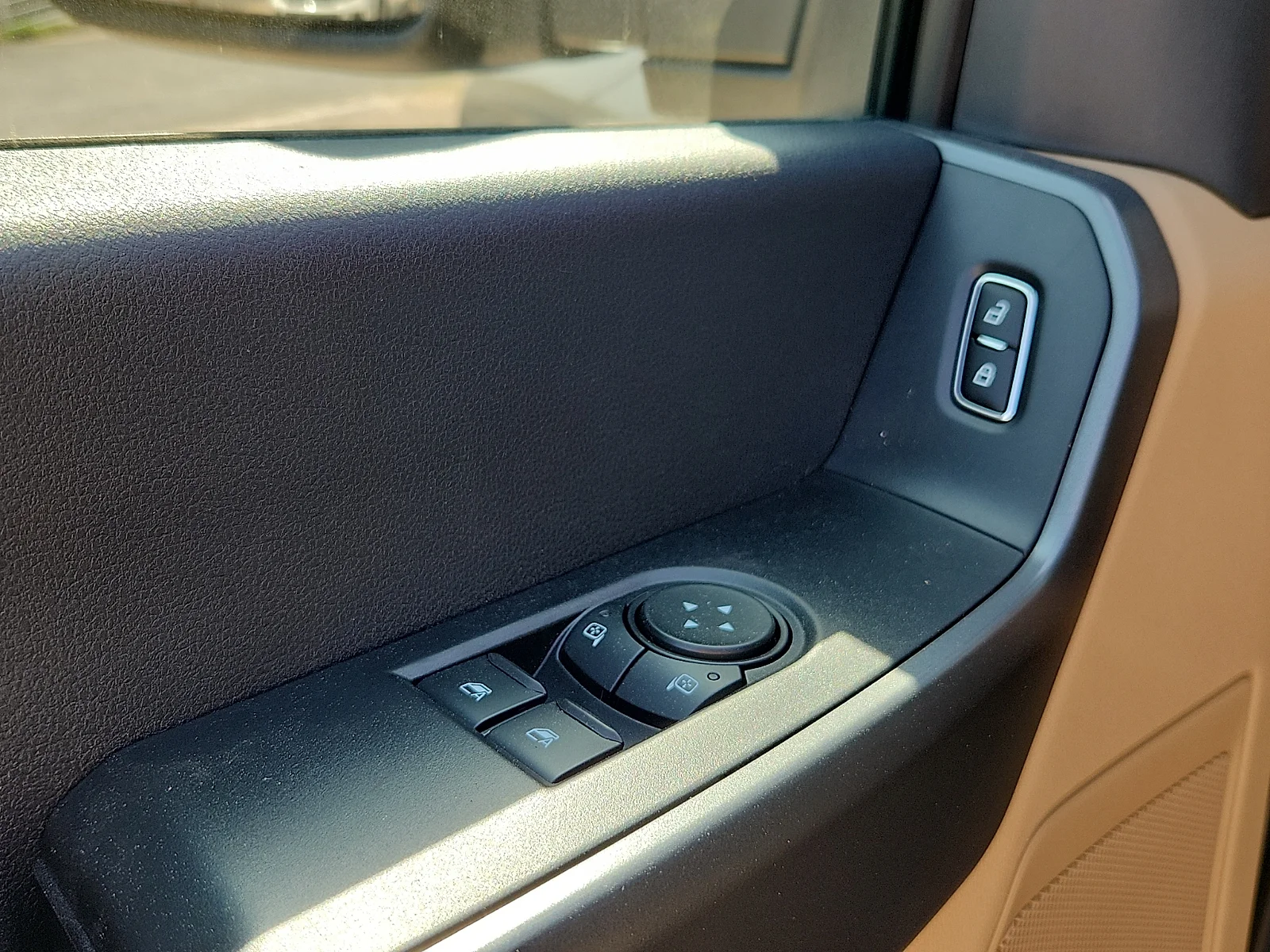 New 2027 Carbonized Gray Metallic Ford XLT image 14