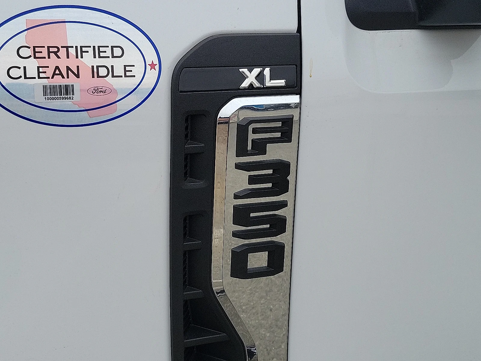 2026 Ford F-350 Super Duty Chassis Cab XL - Photo 9